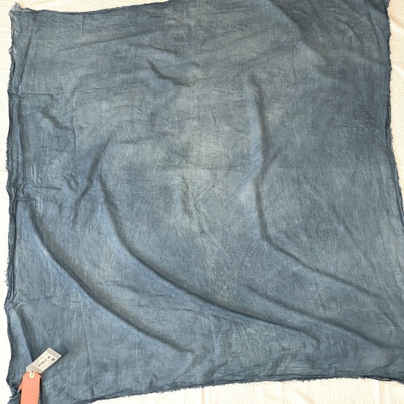 NWT Hugo Boss Textured Cotton Scarf Denim Blue Fringe Edge - Picture 9 of 10